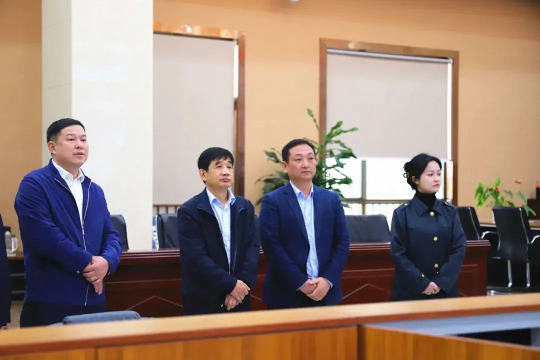 蜀道集團副總經(jīng)理，四川路橋黨委書記、董事長周鳳崗到川南片區(qū)公司督導(dǎo)調(diào)研