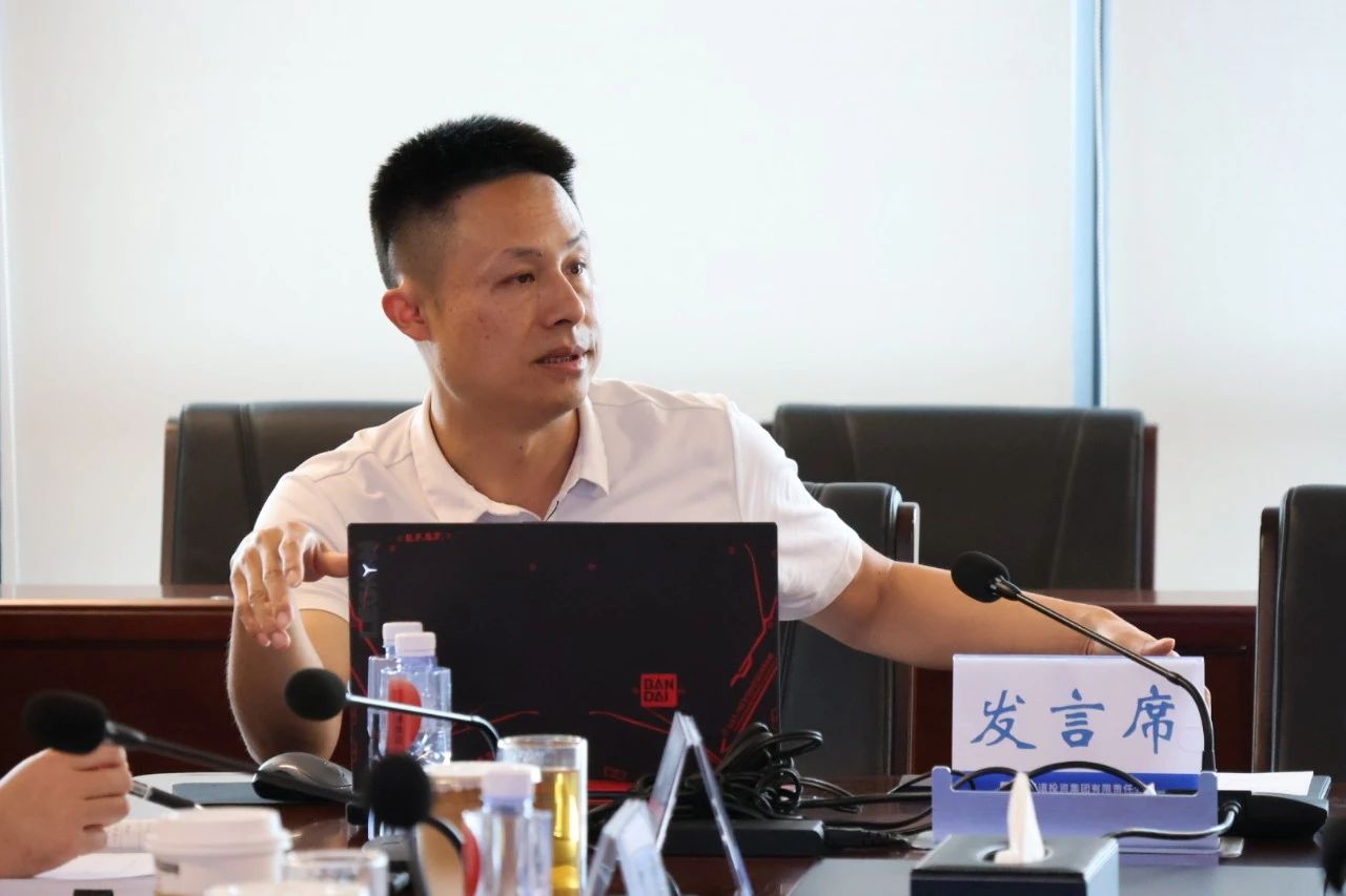 《寧巧凹型豎曲線超薄直中墻分岔特長隧道創(chuàng)新設(shè)計》四川路橋集團勘察設(shè)計分公司.jpg